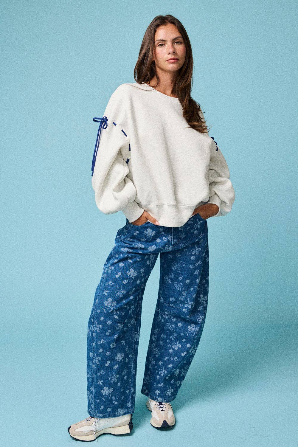Oversized Tie Sweatshirt