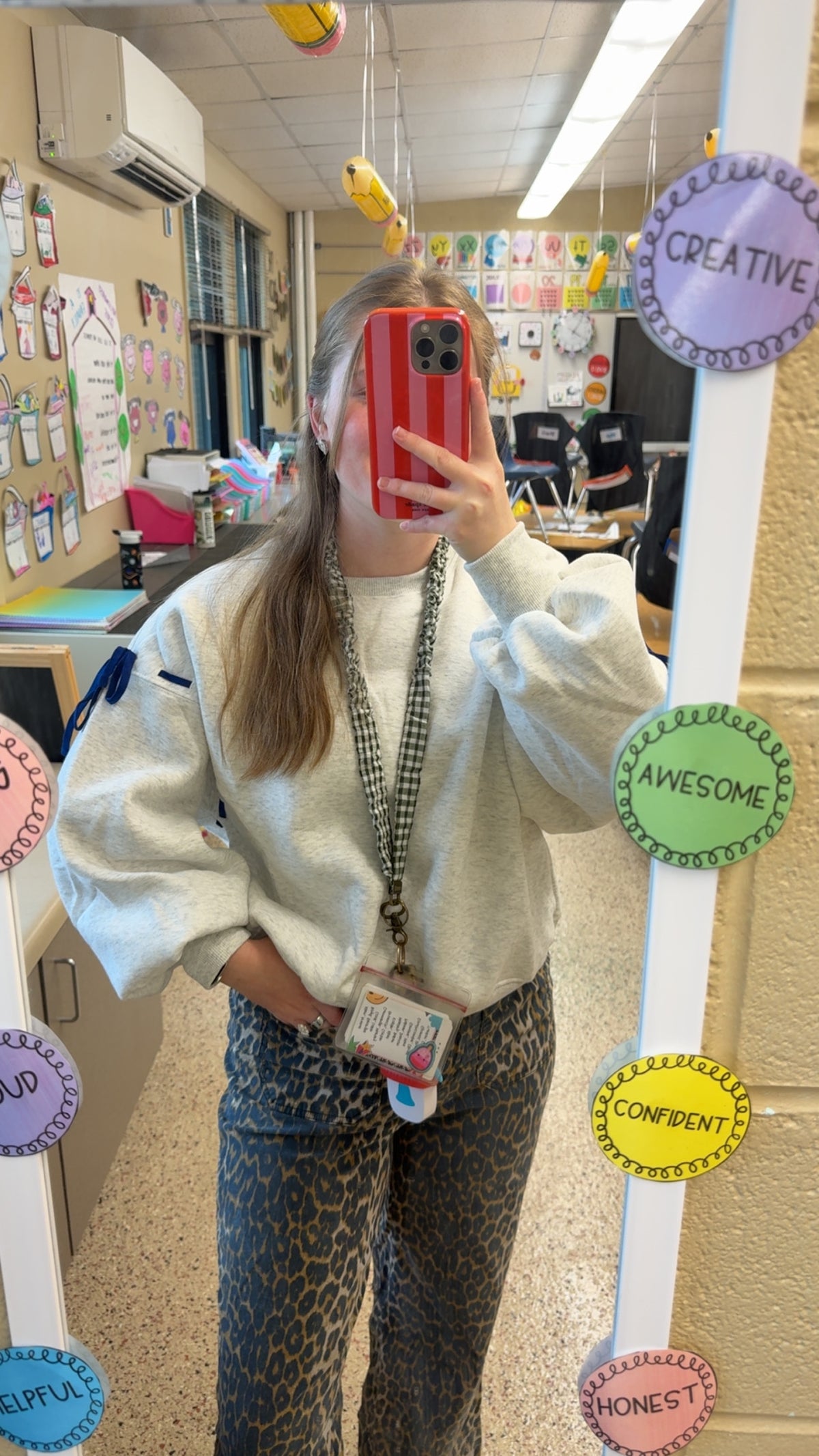 Oversized Tie Sweatshirt